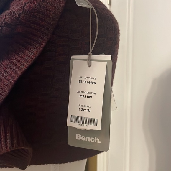 NWT Bench Knit Scarf Shawl 7 way multi Neck Warmer Grandpa Sweater Buttons Wine - Picture 4 of 9